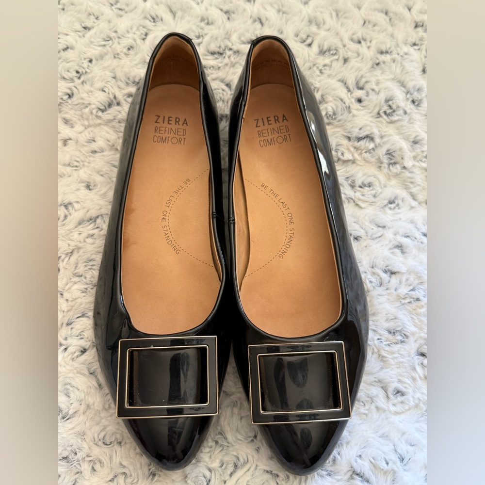 Black Flats with Square Buckle and Modern Design